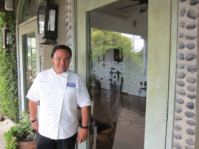 Chef Johnny Hernandez at Casa Hernán