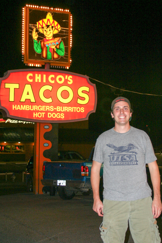 Chicos Tacos Sign